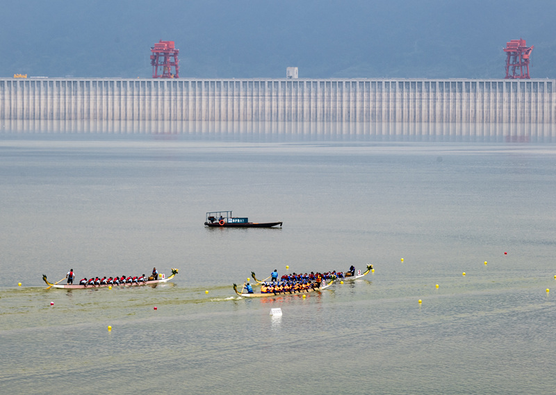 2022年“屈原故里”中国龙舟争霸赛（宜昌）在秭归举行 16支代表队峡江“争霸”